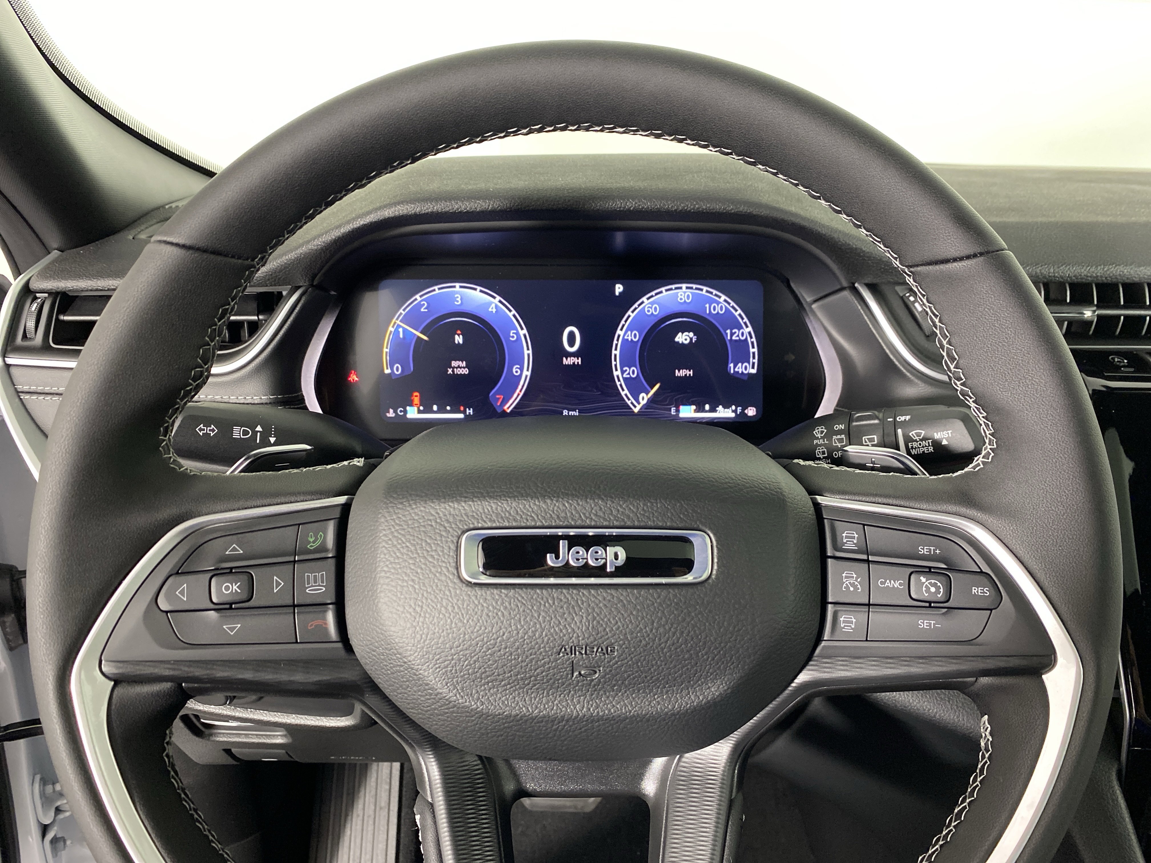 New 2025 Jeep Grand Cherokee Altitude image 19