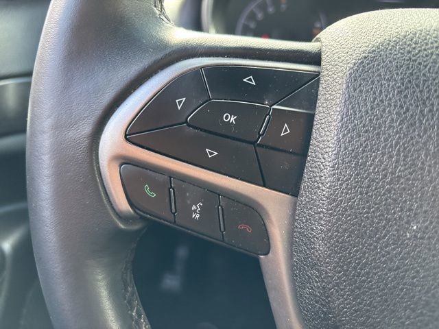 Used 2018 Jeep Grand Cherokee Laredo image 16