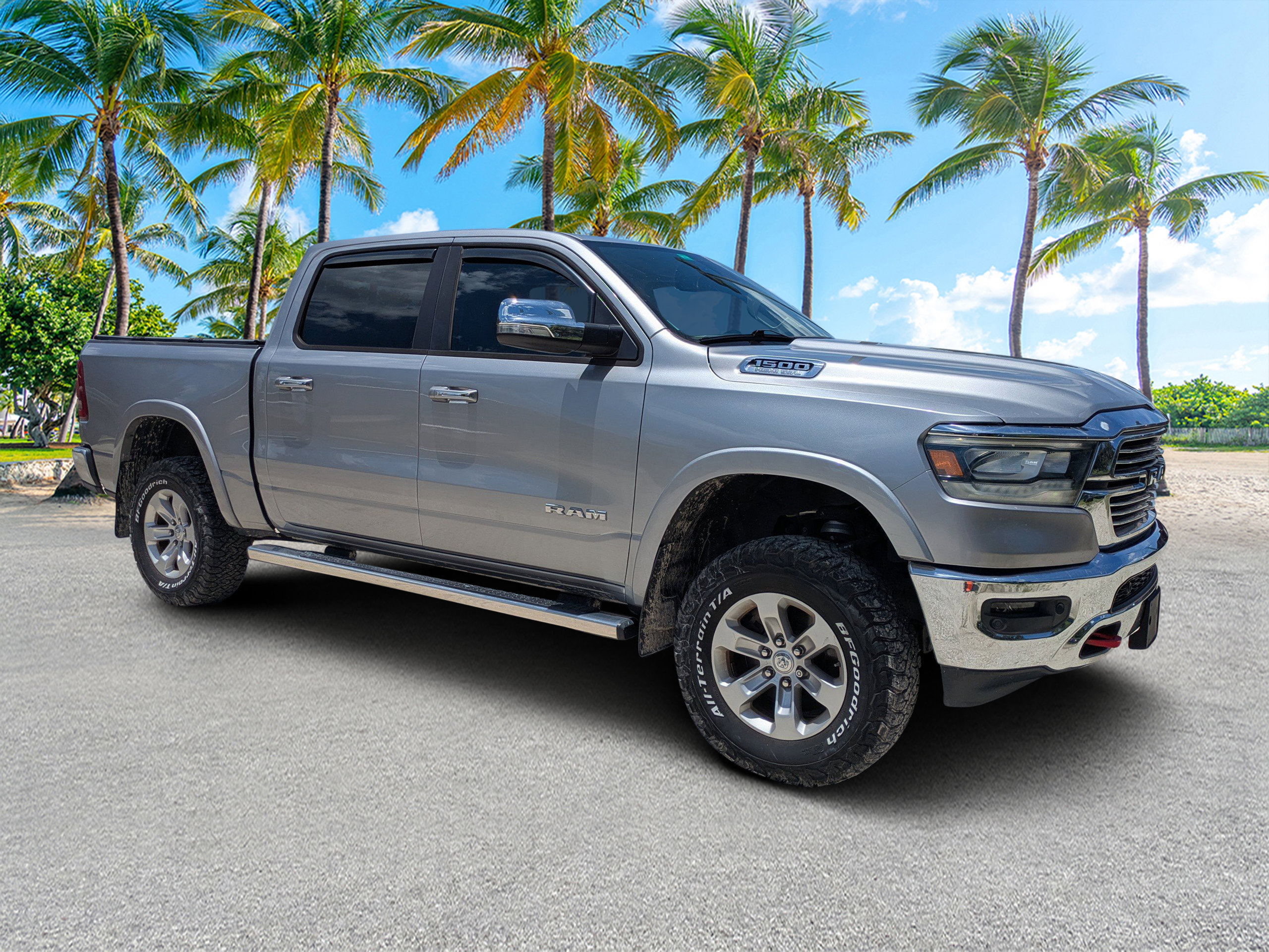 Used 2019 RAM 1500 Laramie AWD/4WD image 1