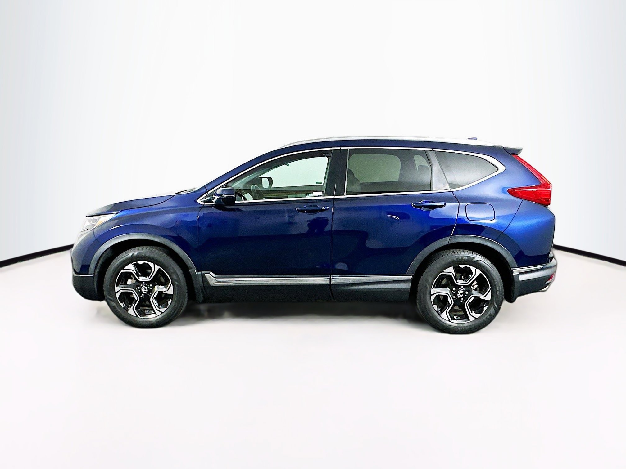 Used 2019 Honda CR-V Touring image 4