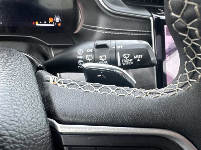 Used 2023 Jeep Grand Cherokee L Limited w/ Black Appearance Package image 18