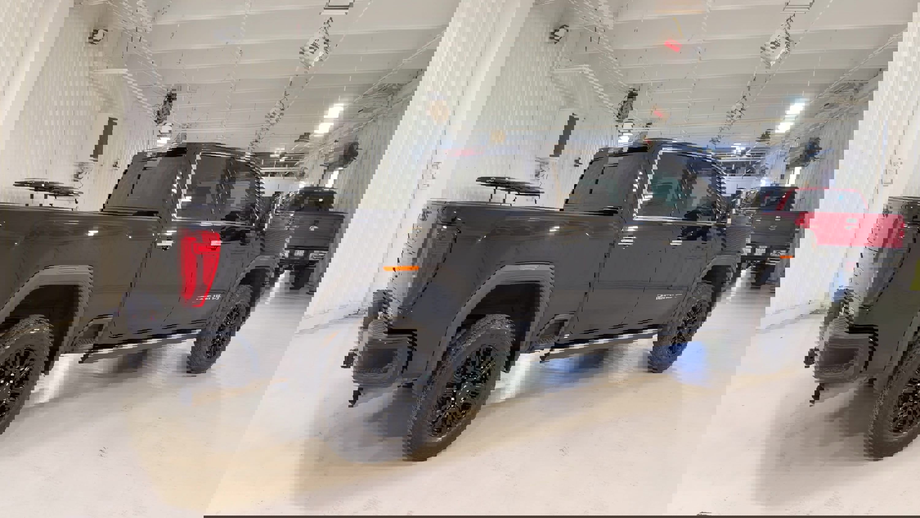 Used 2022 GMC Sierra 2500 Denali w/ Denali Black Diamond Edition image 9