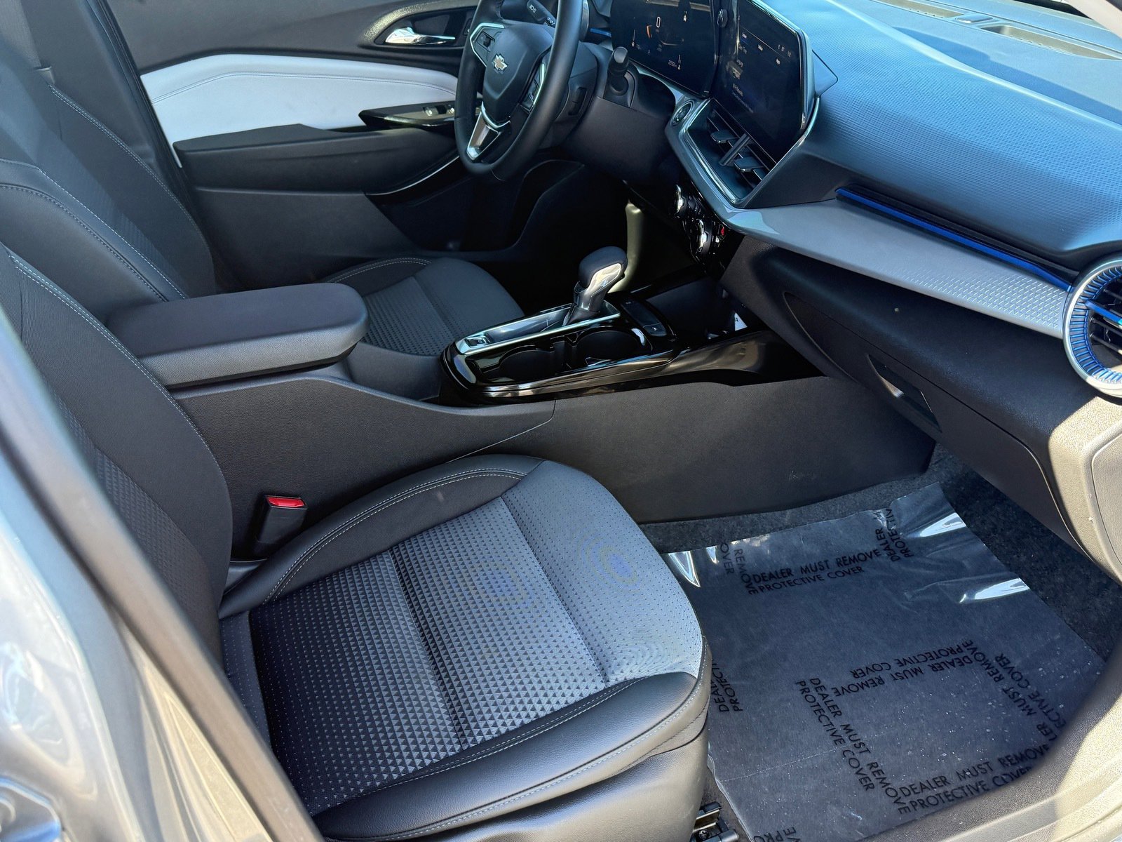 Used 2025 Chevrolet Trax LT w/ Driver Confidence Package image 10