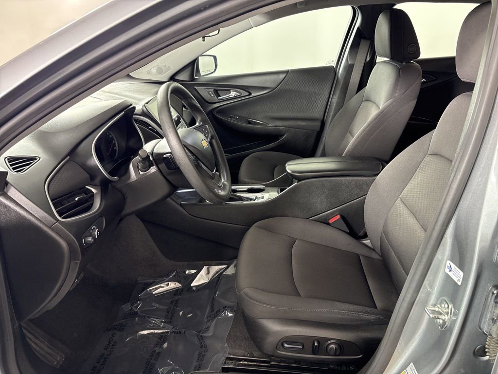 Used 2023 Chevrolet Malibu LT FWD image 23