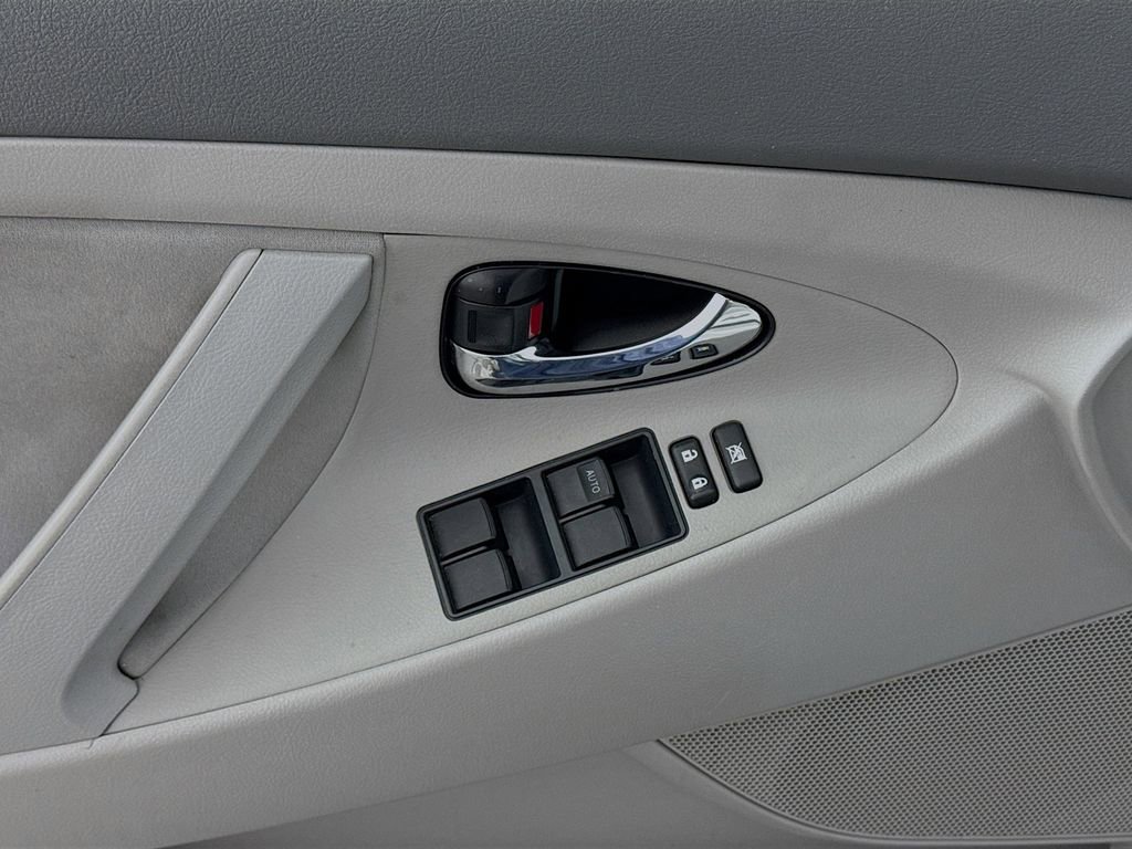 Used 2007 Toyota Camry LE FWD image 16
