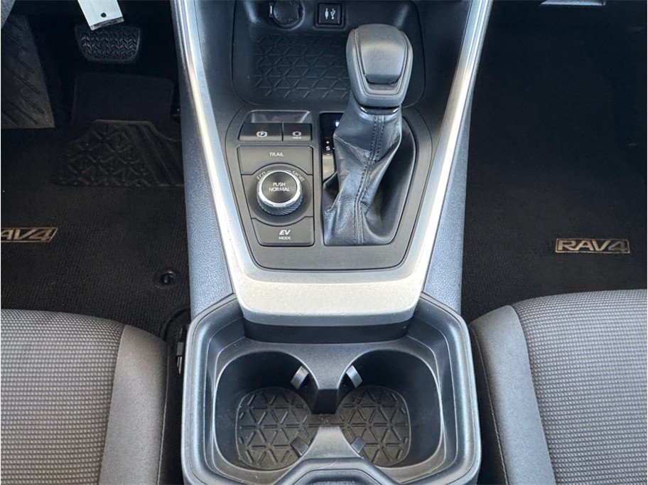 Used 2019 Toyota RAV4 LE w/ Carpet Mat Package AWD/4WD image 11