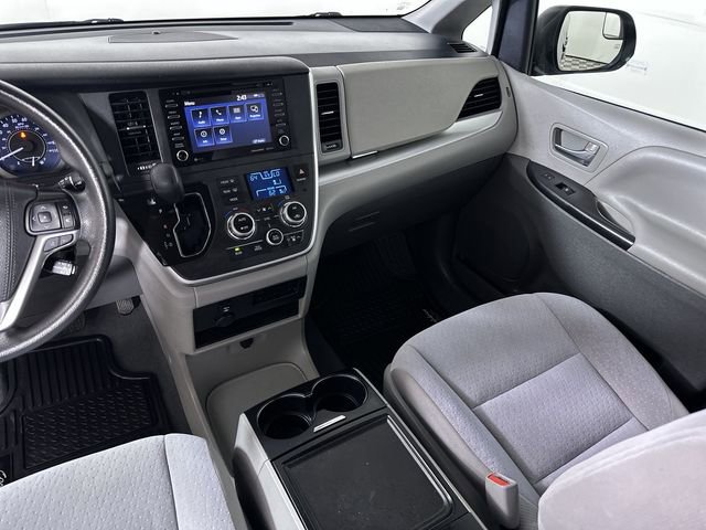 Used 2020 Toyota Sienna LE image 34