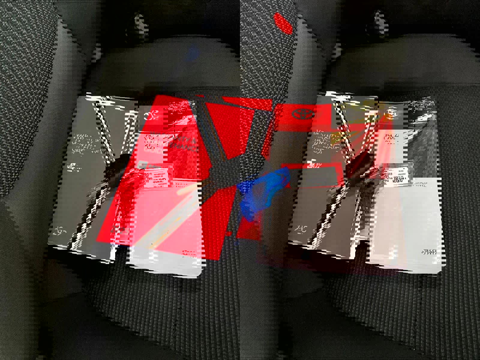 Used 2025 Toyota RAV4 LE image 30