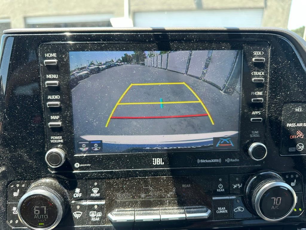 Used 2020 Toyota Highlander Limited FWD image 12