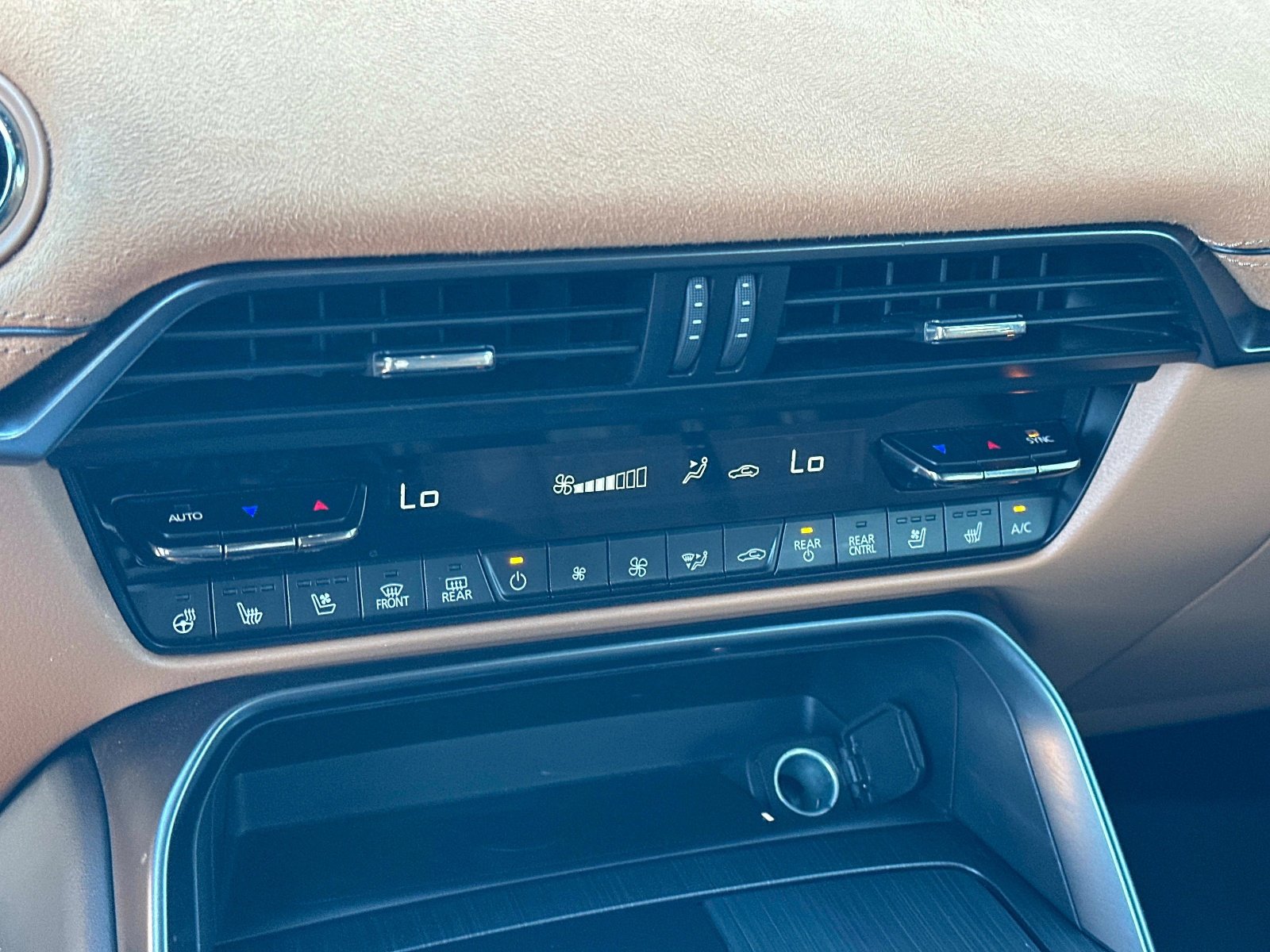 Used 2024 MAZDA CX-90 3.3 Turbo S w/ Premium Plus image 23