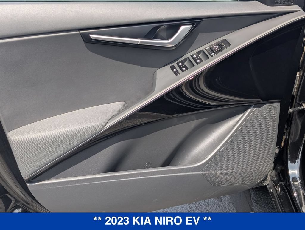 Used 2023 Kia Niro Wind w/ Wind Preserve Package FWD image 11