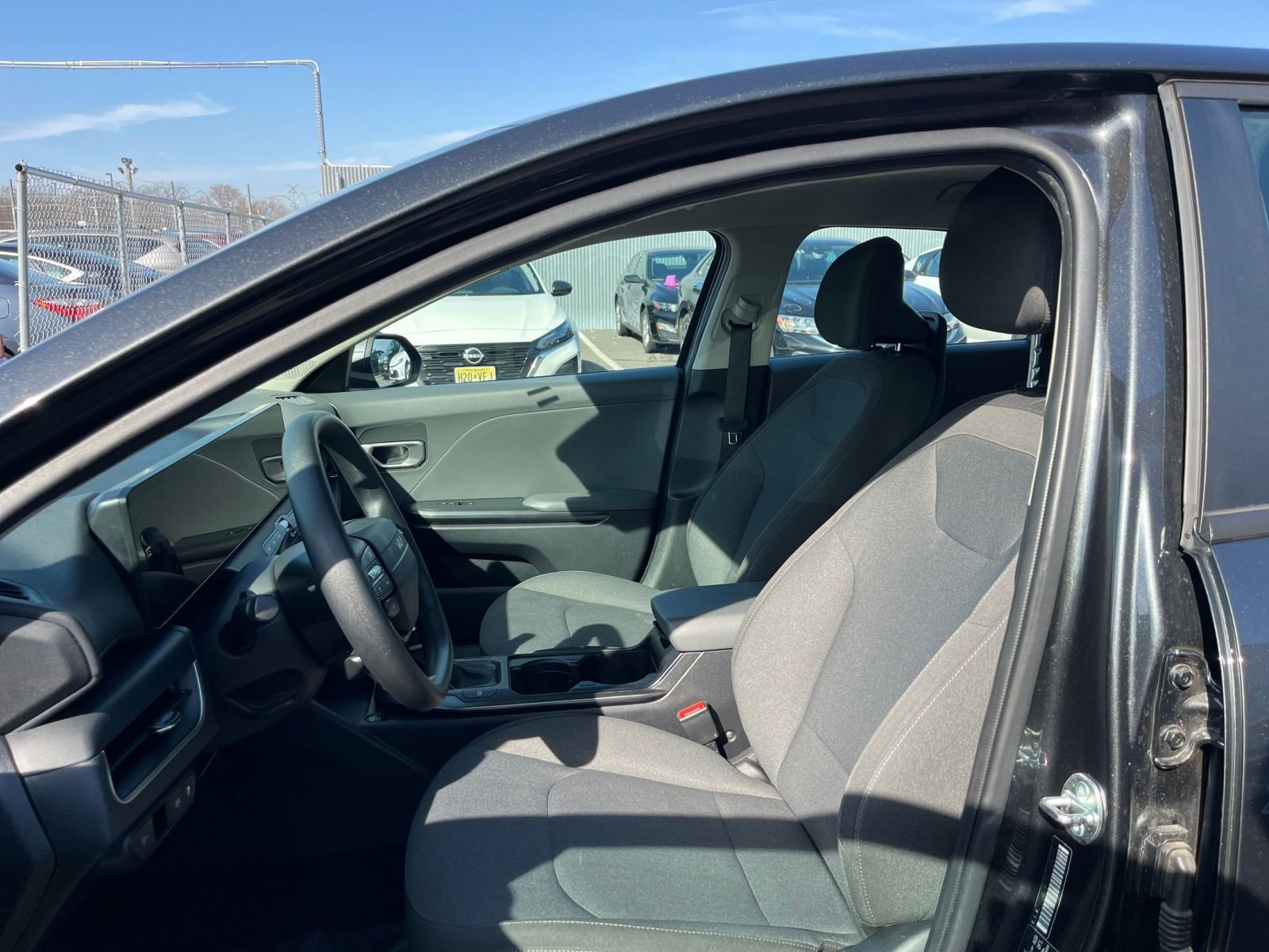 Used 2025 Kia K4 FWD image 36