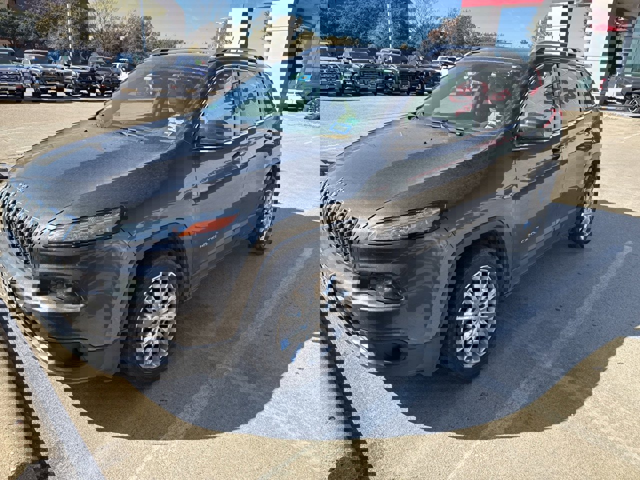 Used 2017 Jeep Cherokee Limited image 1