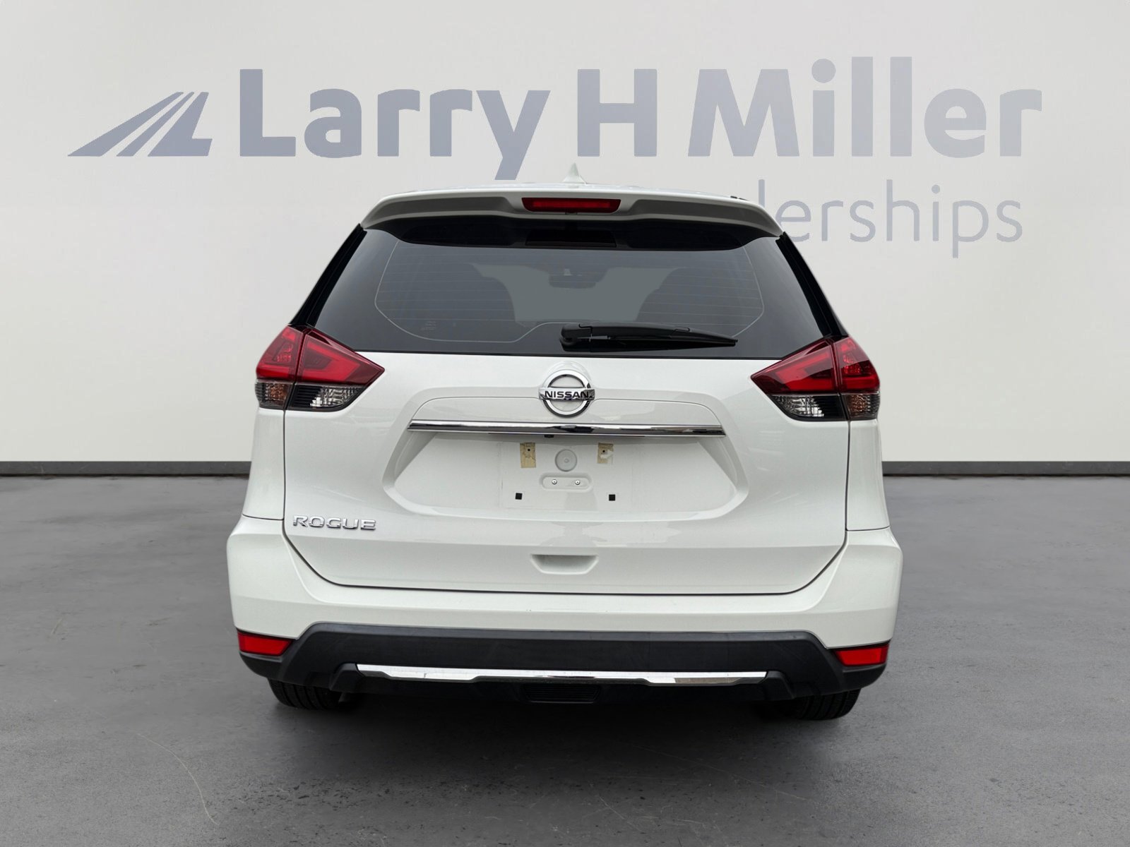 Used 2019 Nissan Rogue S image 4