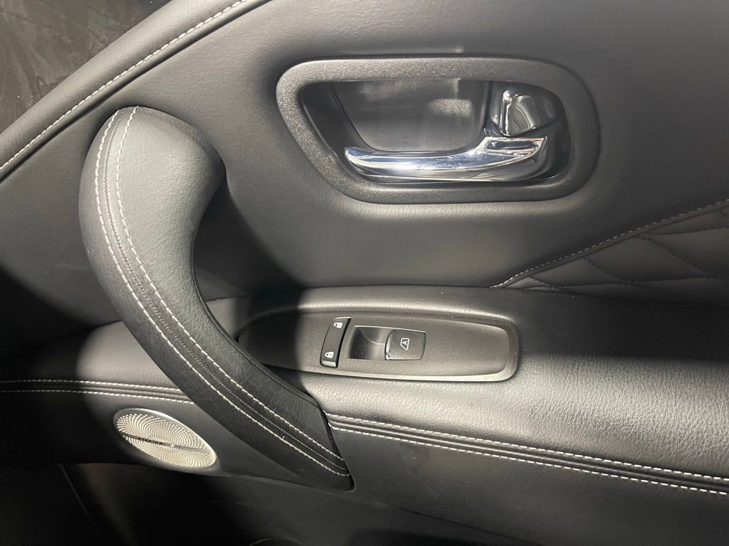 Used 2022 INFINITI QX80 Sensory w/ All-Season Package image 28