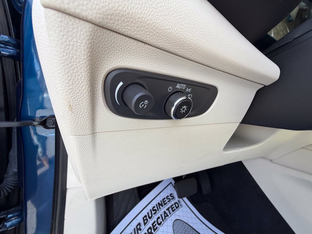 Used 2023 Buick Envision Essence AWD/4WD image 18
