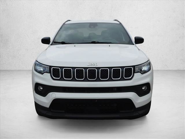 Used 2024 Jeep Compass Latitude AWD/4WD image 4