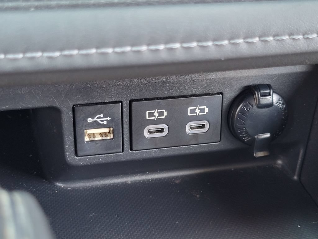 Used 2023 Toyota Highlander Platinum FWD image 13