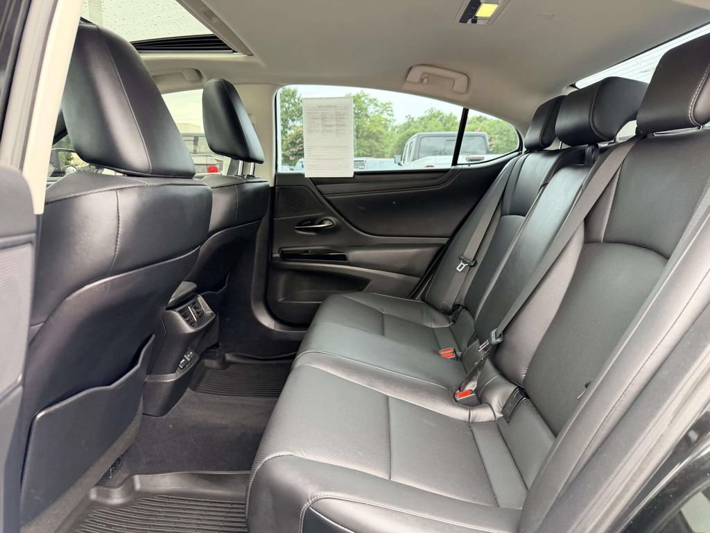 Used 2024 Lexus ES 350 w/ Premium Package FWD image 12
