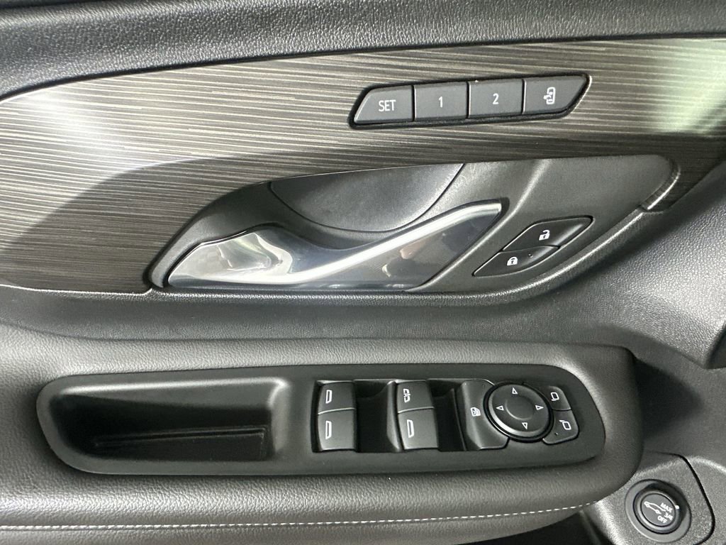 Used 2022 GMC Terrain SLT image 24