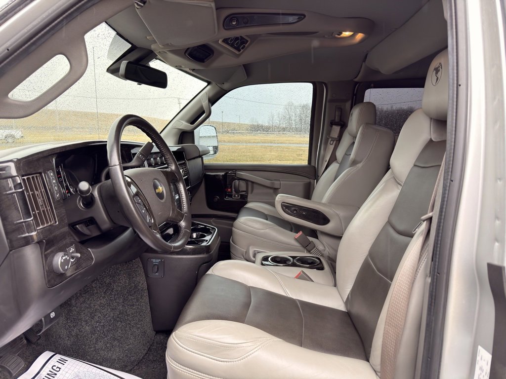 Used 2021 Chevrolet Express 2500 LS w/ Enhanced Convenience Package image 2