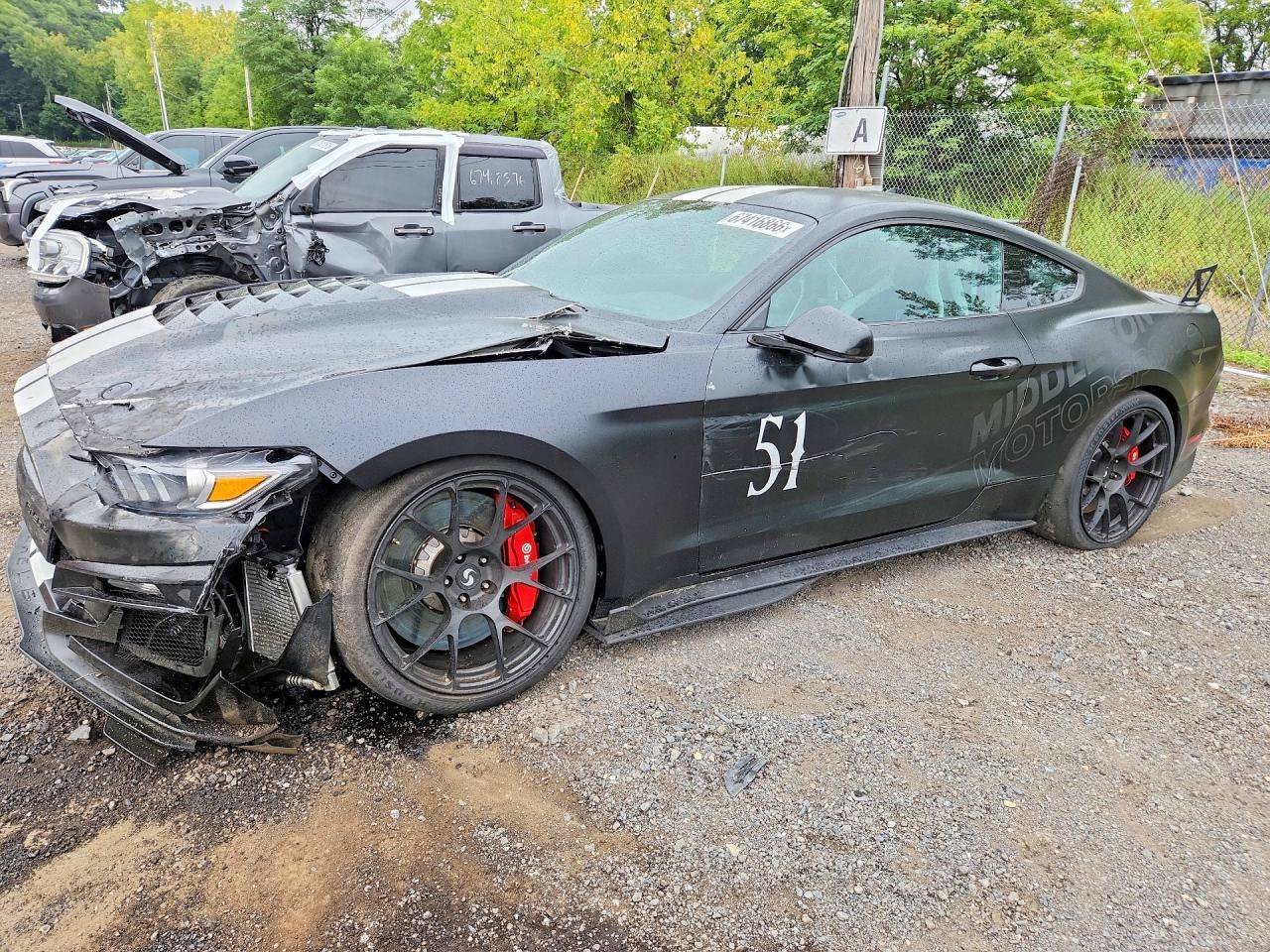 Used 2020 Ford Mustang Shelby GT500 w/ Carbon Fiber Track Pack RWD image 3