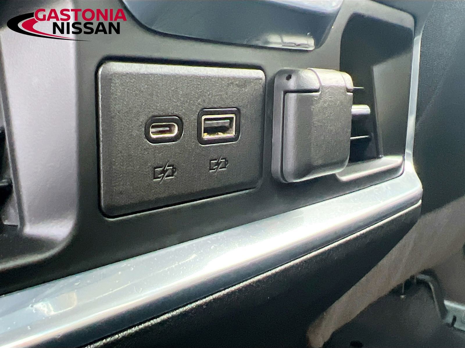 Used 2021 Chevrolet Silverado 1500 LTZ w/ LTZ Premium Package image 34