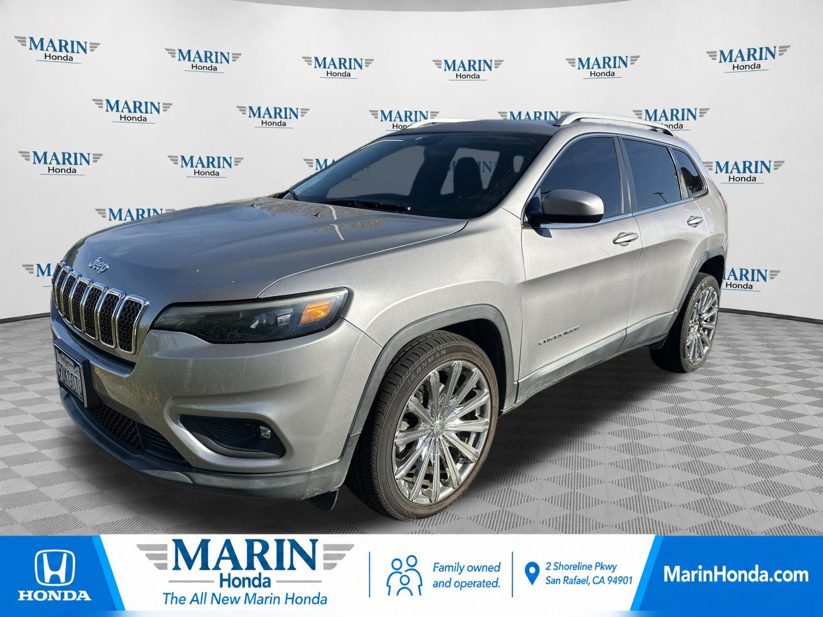 Used 2019 Jeep Cherokee Latitude w/ Popular Appearance Group FWD image 8