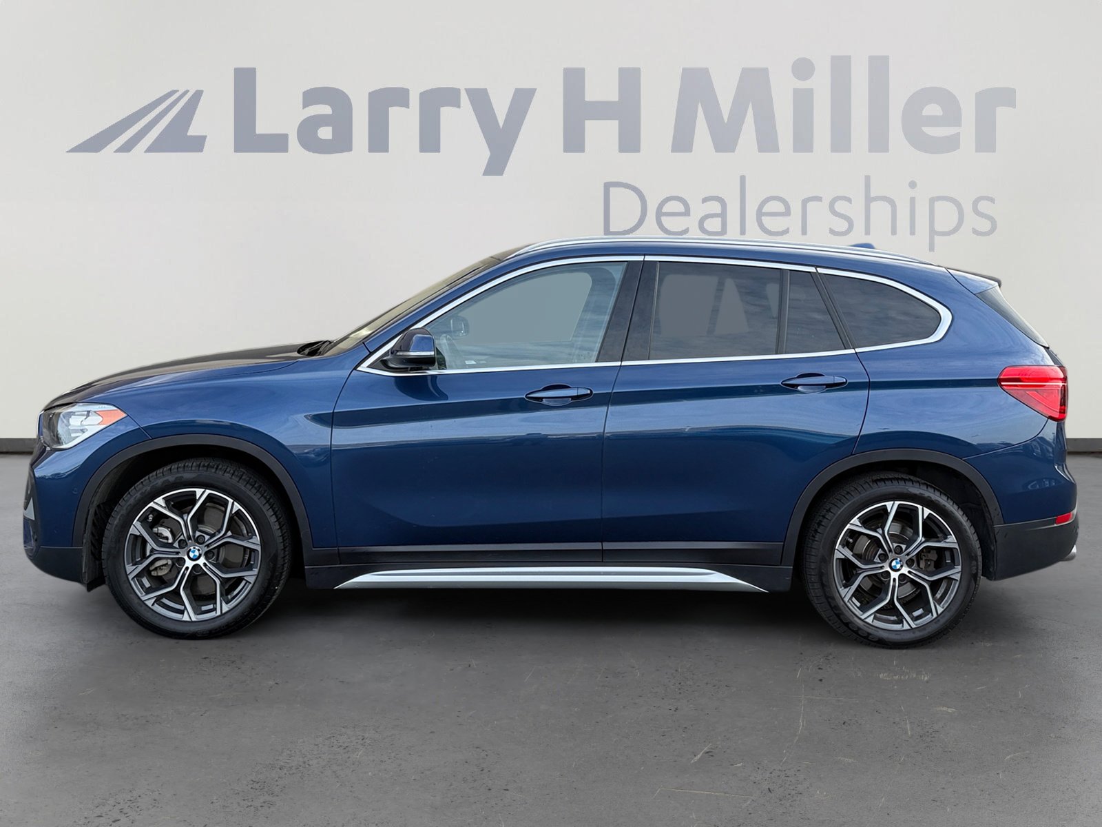 Used 2021 BMW X1 xDrive28i w/ Convenience Package image 2
