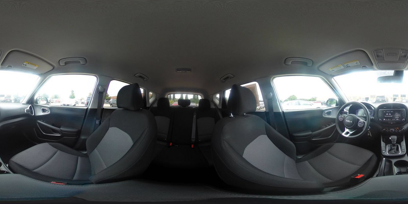 Used 2025 Kia Soul LX w/ LX Technology Package FWD image 39