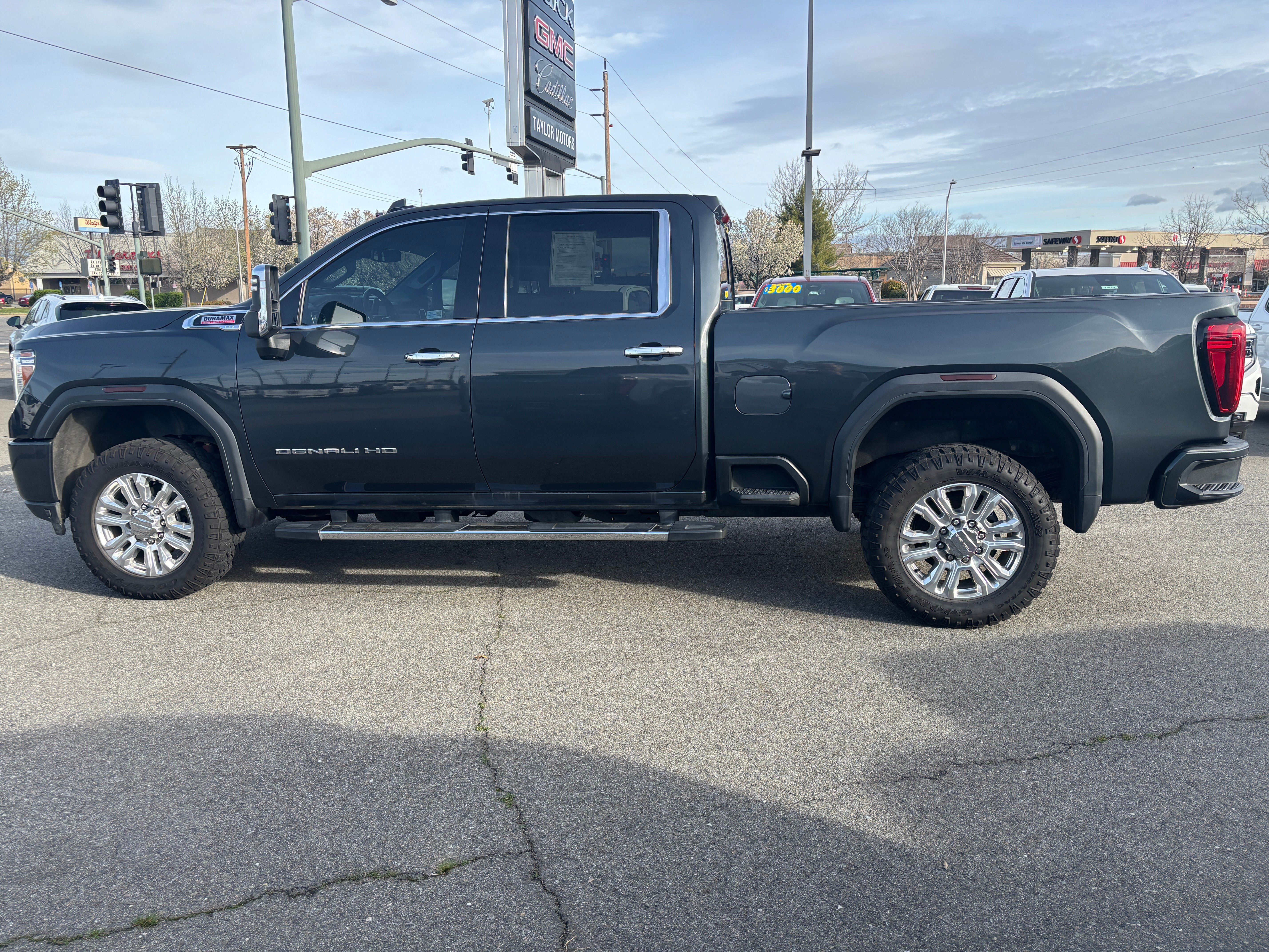 Used 2022 GMC Sierra 3500 Denali AWD/4WD image 8
