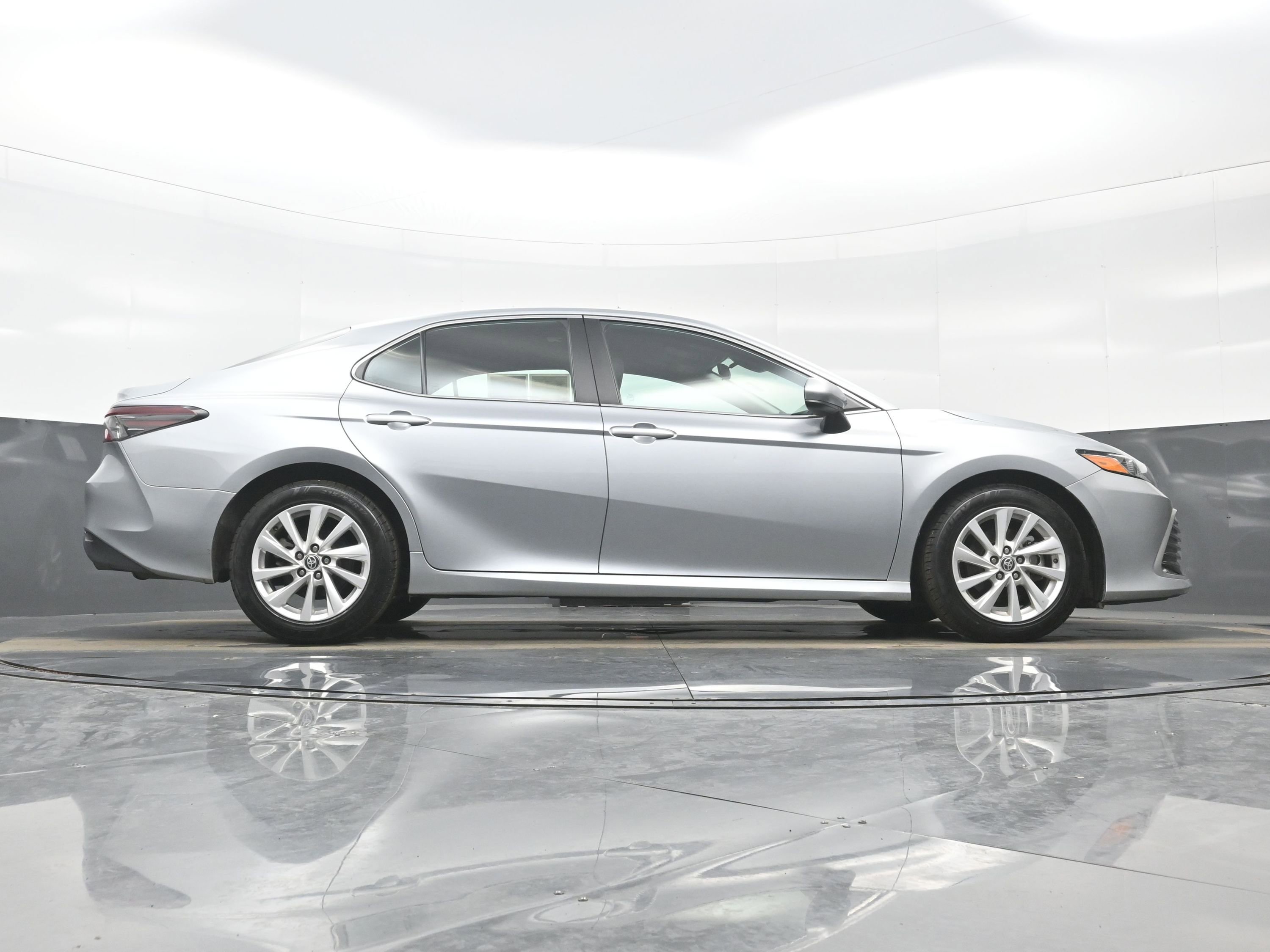 Used 2024 Toyota Camry LE image 32