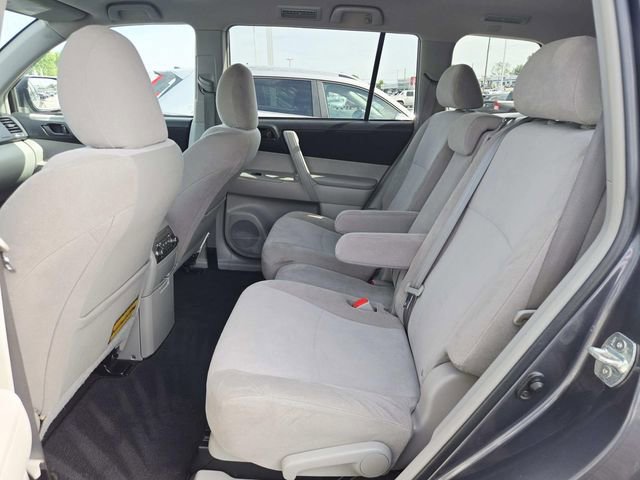 Used 2013 Toyota Highlander FWD image 9