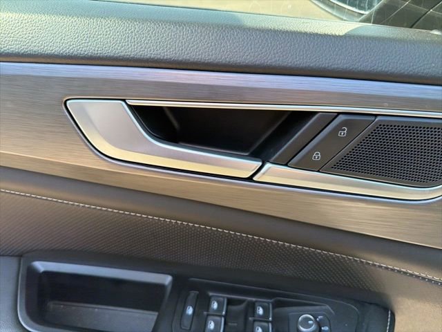 Used 2024 Volkswagen Atlas Cross Sport SE image 24