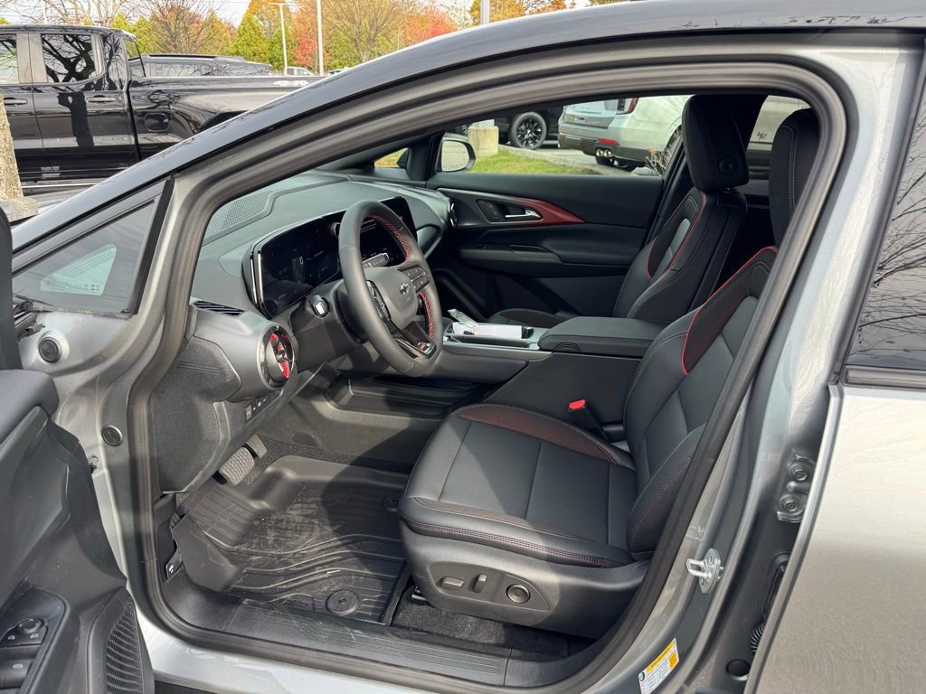 New 2026 Chevrolet Equinox EV RS FWD image 11