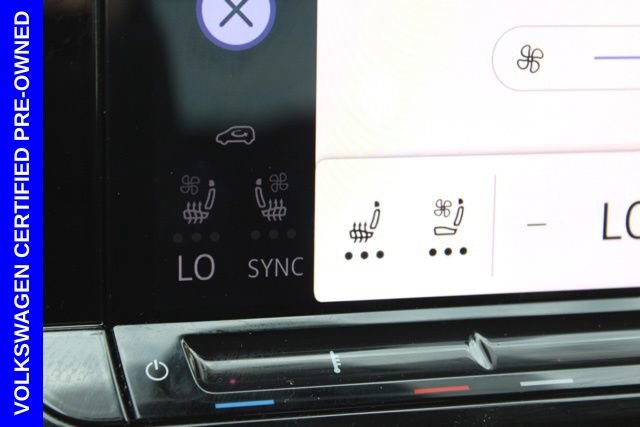 Used 2025 Volkswagen Atlas Peak Edition SE image 39