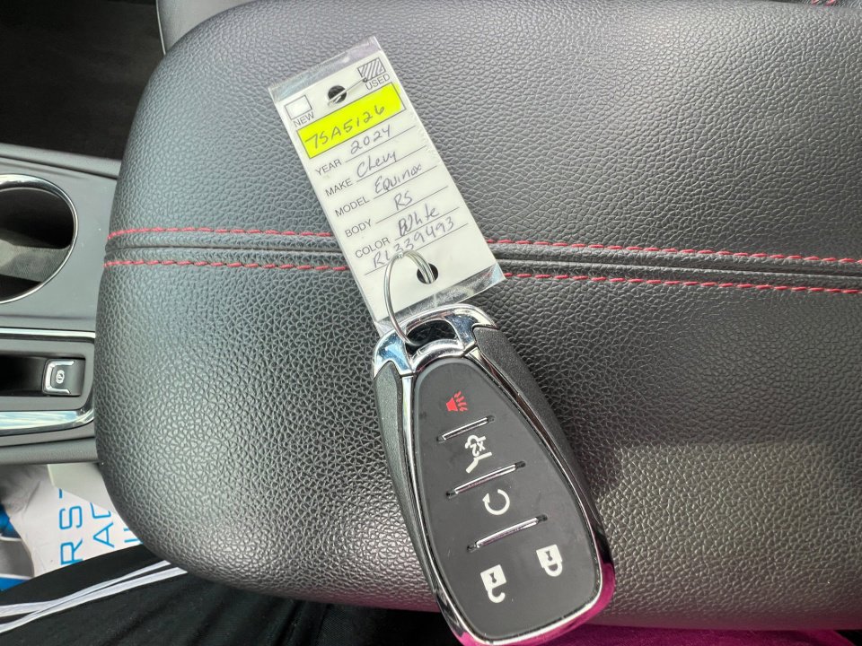 Used 2024 Chevrolet Equinox RS w/ RS Leather Package FWD image 35