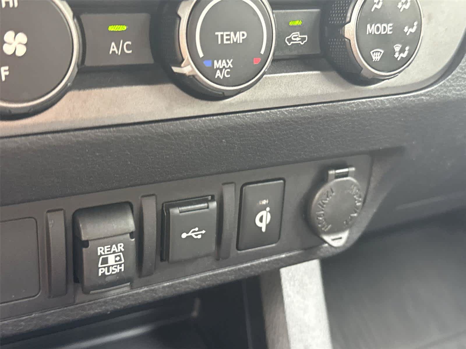 Used 2020 Toyota Tacoma TRD Off-Road AWD/4WD image 25