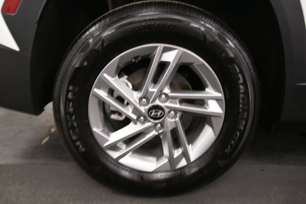 Used 2025 Hyundai Tucson SE AWD/4WD image 30