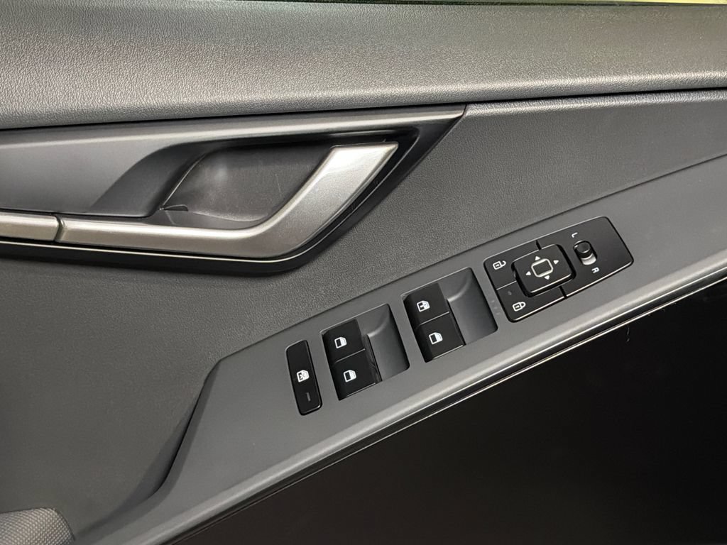 New 2026 Kia Niro LX FWD image 12