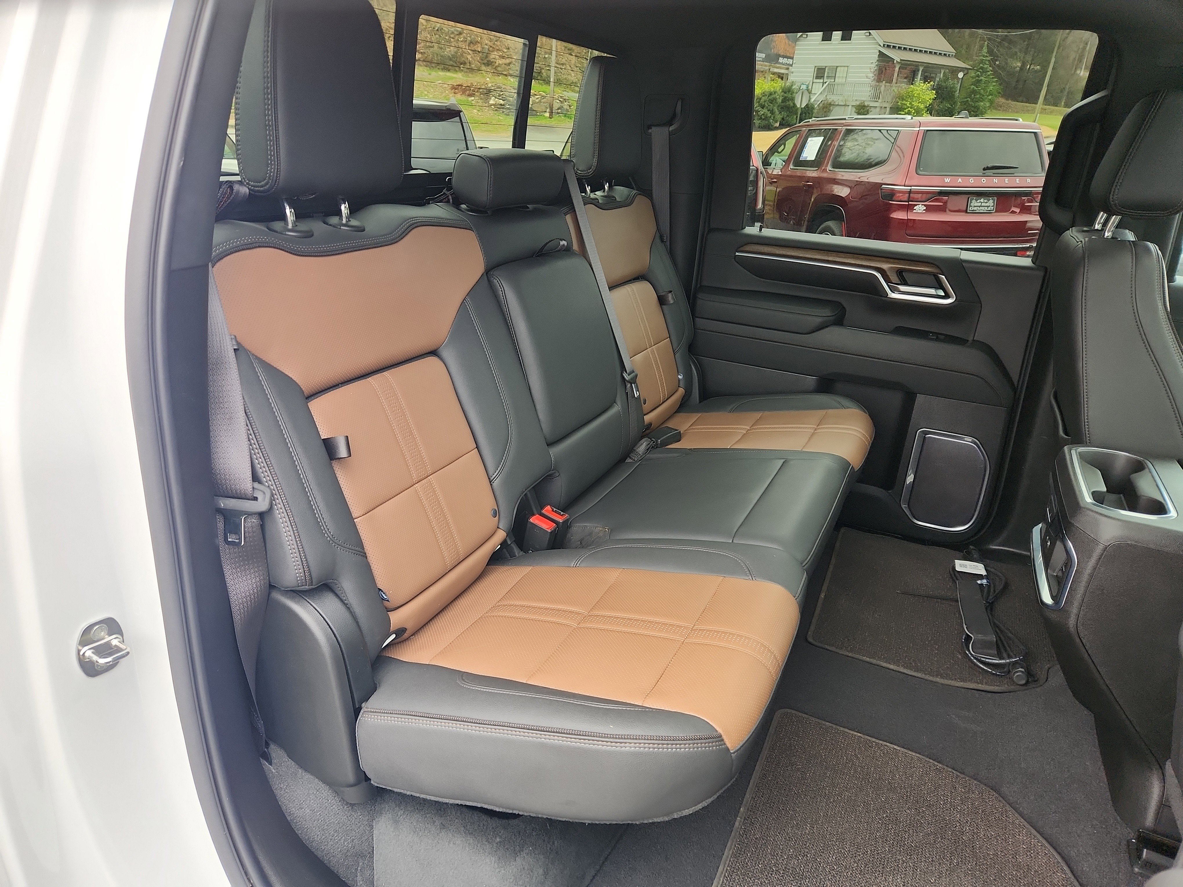 Used 2024 Chevrolet Silverado 2500 High Country AWD/4WD image 37