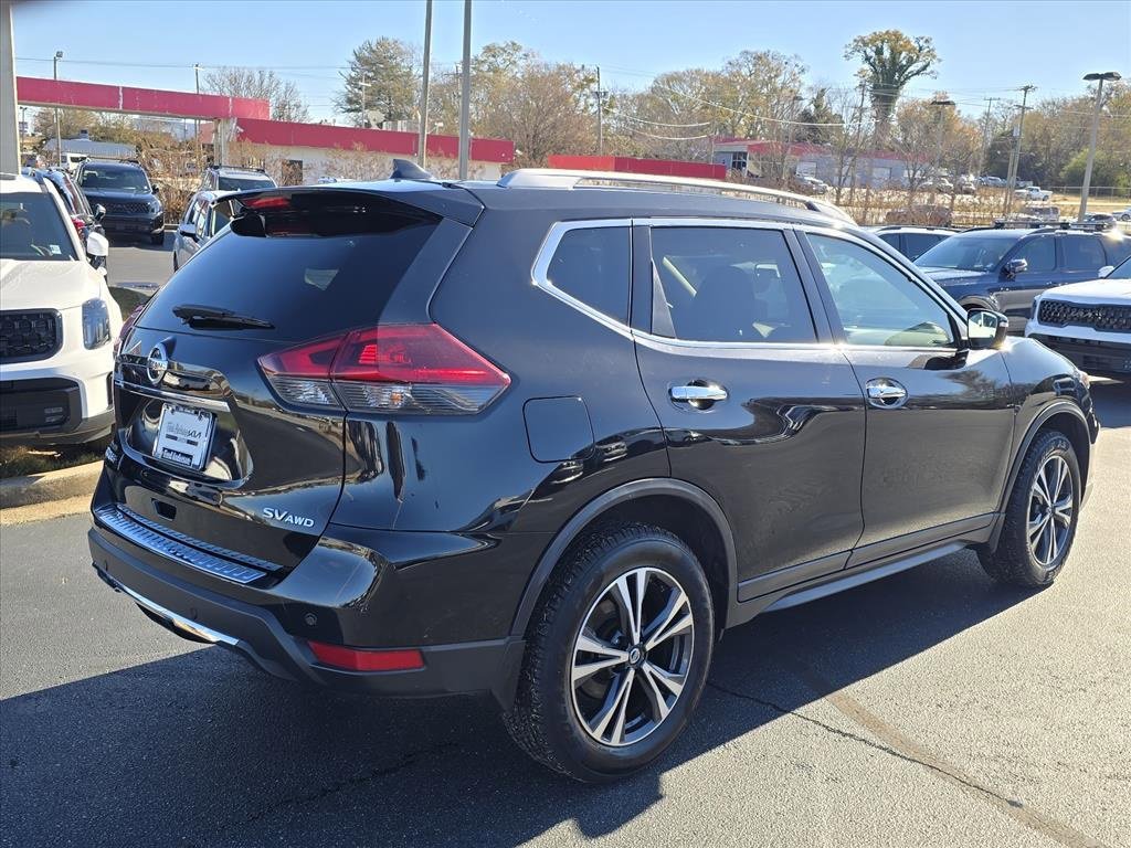 Used 2020 Nissan Rogue SV w/ Premium Package image 3