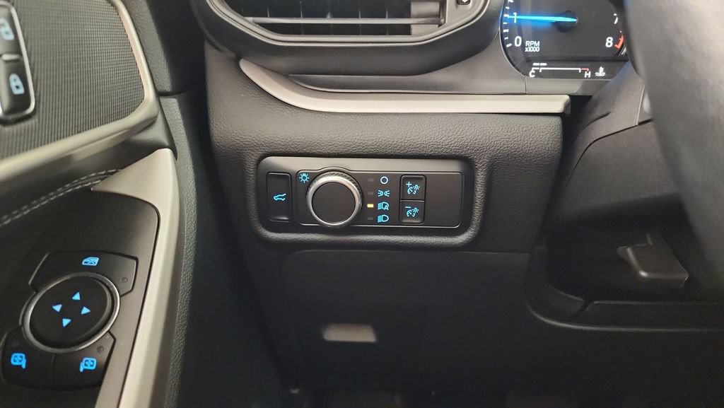 Used 2023 Ford Explorer XLT AWD/4WD image 22