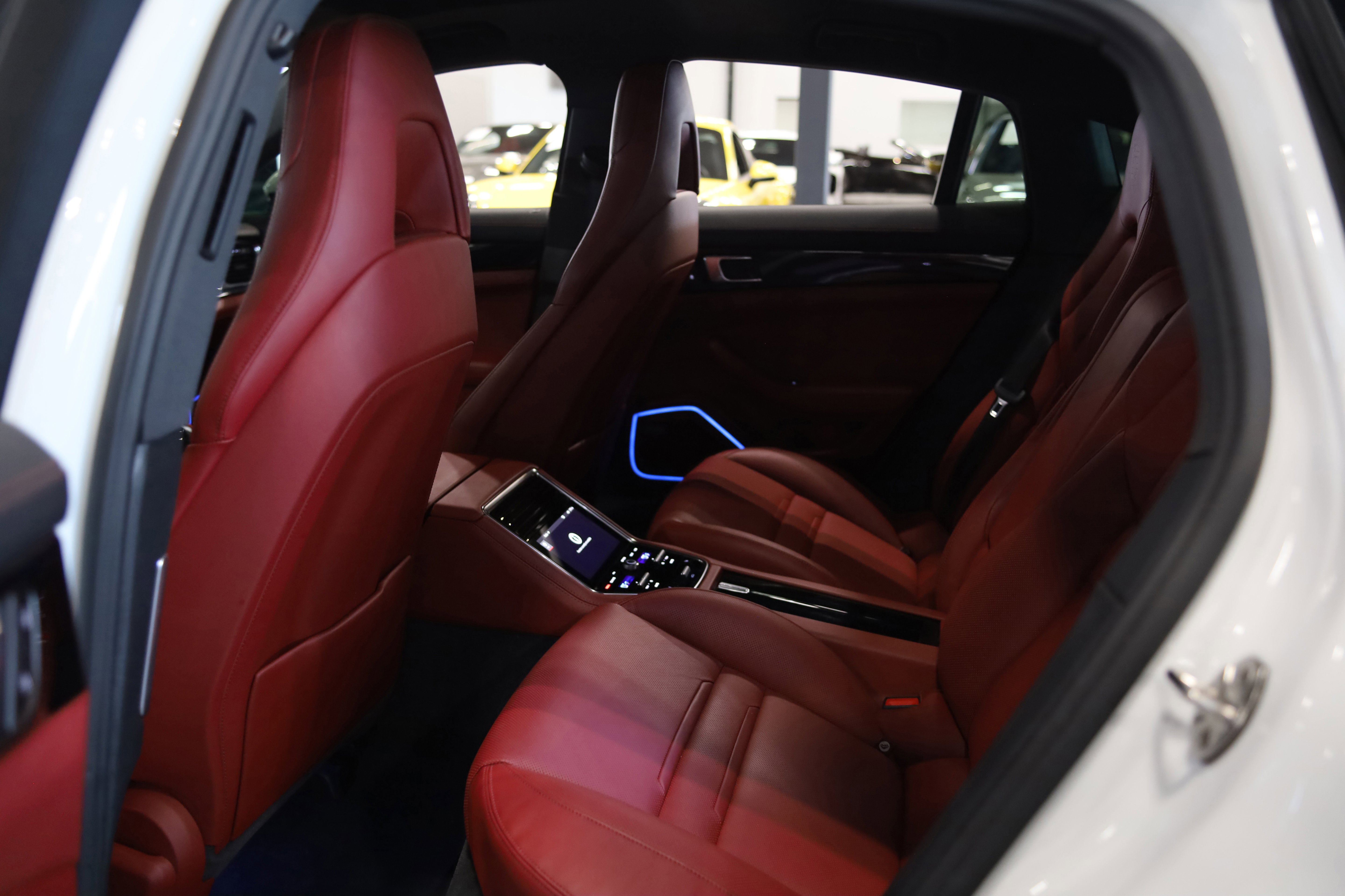 Used 2022 Porsche Panamera 4 AWD/4WD image 39