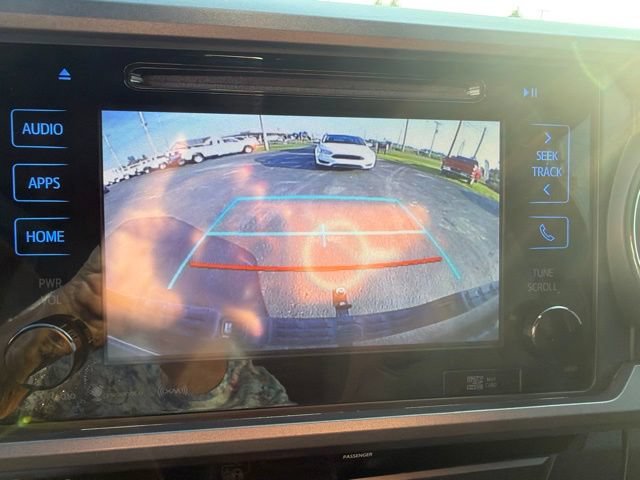 Used 2017 Toyota Tacoma TRD Off-Road w/ Tow Package (A/T) AWD/4WD image 17
