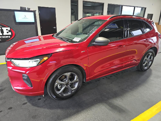 Used 2024 Ford Escape ST-Line w/ Tech Pack #1 FWD image 5