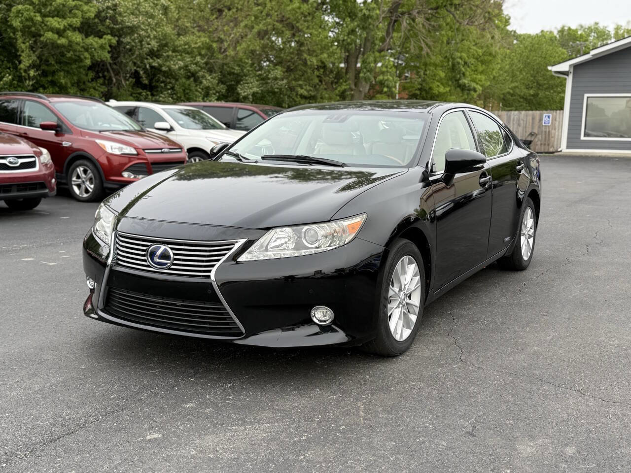 Used 2015 Lexus ES 300h w/ Navigation System Package