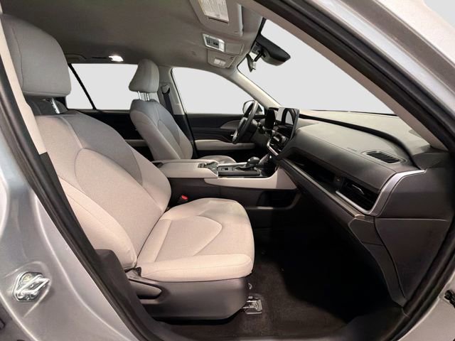Certified 2025 Toyota Grand Highlander LE image 23