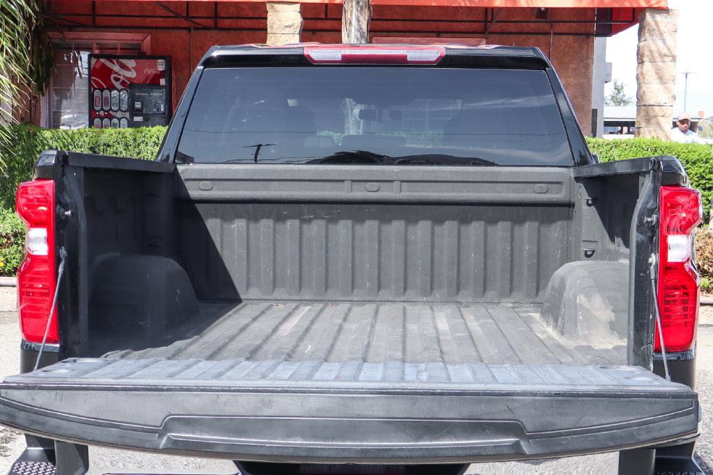 Used 2022 Chevrolet Silverado 1500 LT RWD image 8