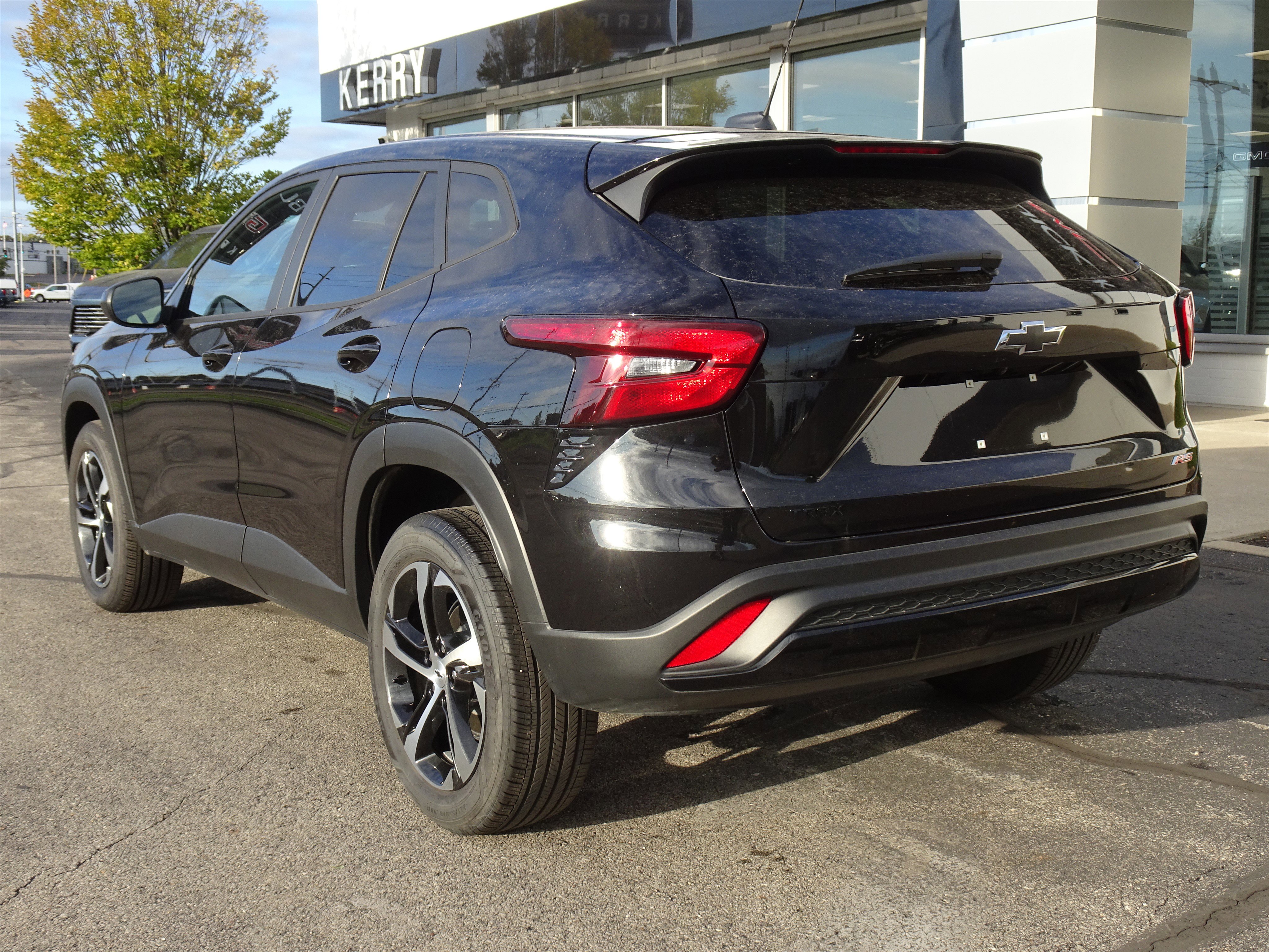 Used 2025 Chevrolet Trax RS image 3